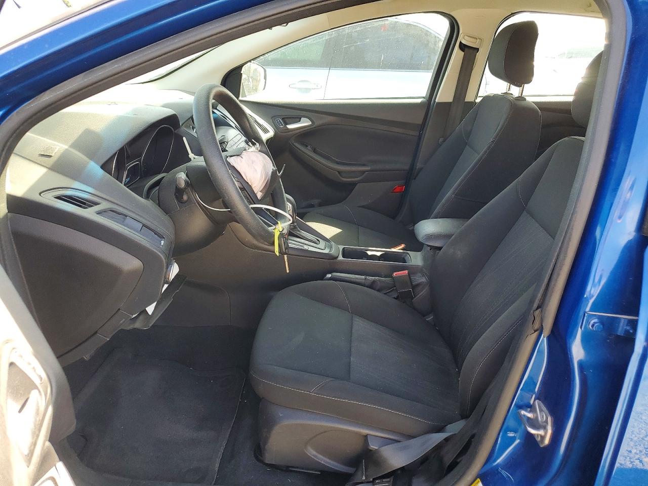 2018 FORD FOCUS SE photo 7