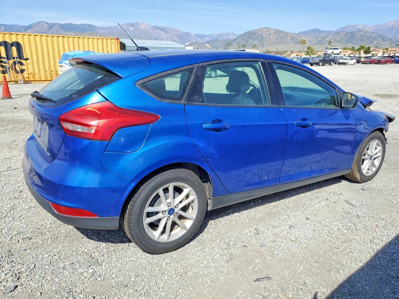 2018 FORD FOCUS SE photo 3