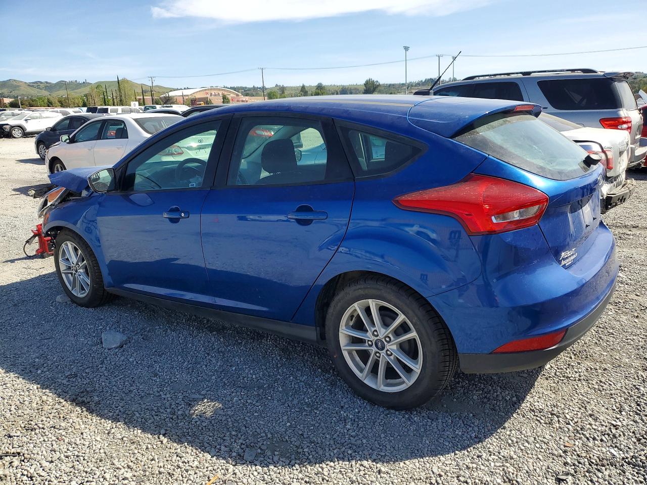 2018 FORD FOCUS SE photo 2