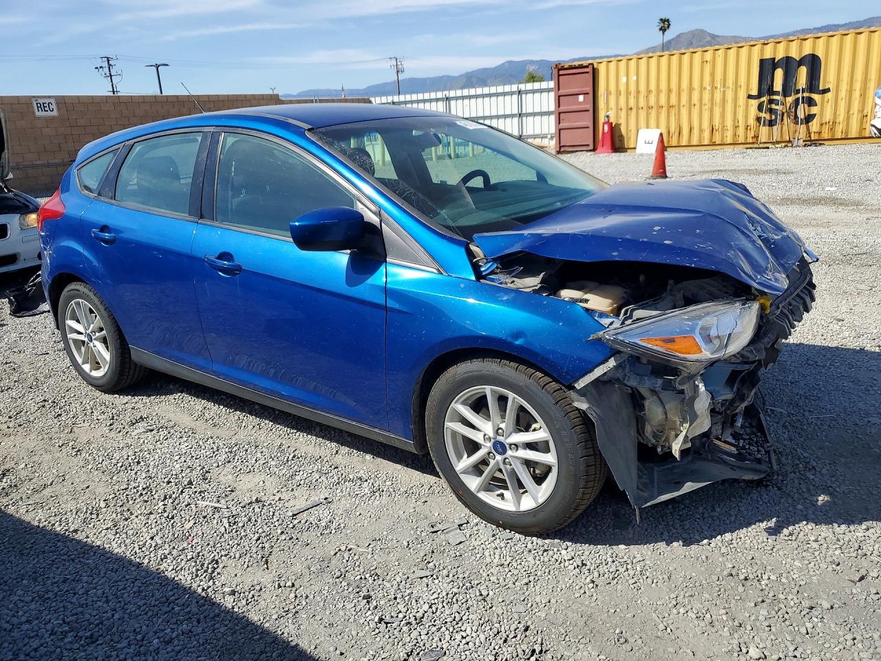 2018 FORD FOCUS SE photo 4