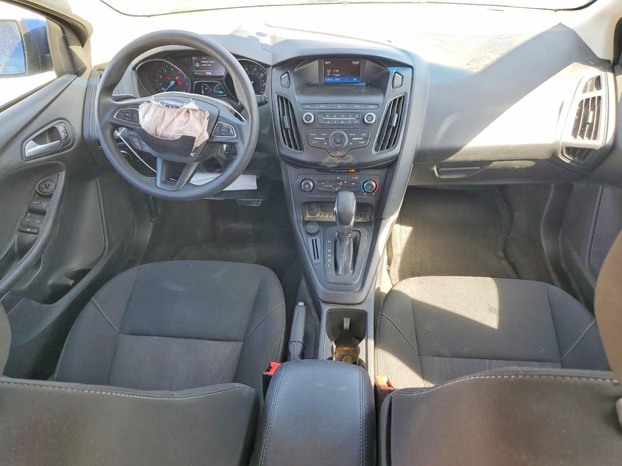 2018 FORD FOCUS SE photo 8