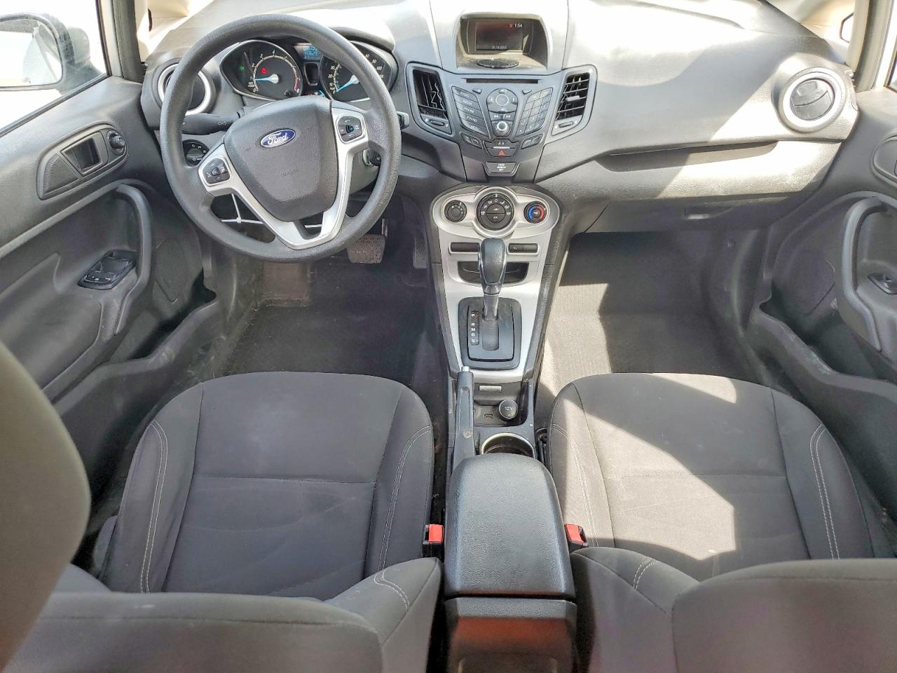 2018 FORD FIESTA SE photo 8