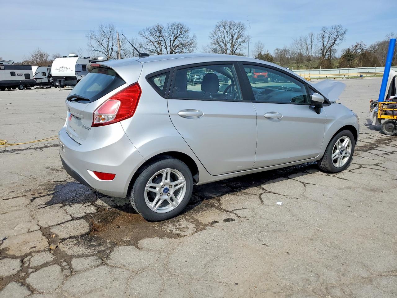 2018 FORD FIESTA SE photo 3