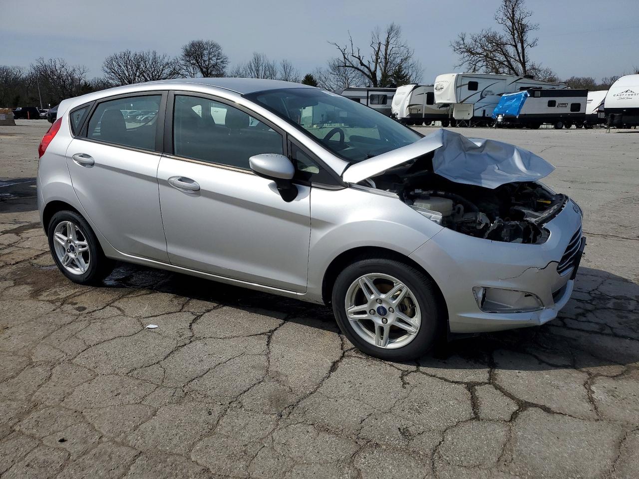 2018 FORD FIESTA SE photo 4