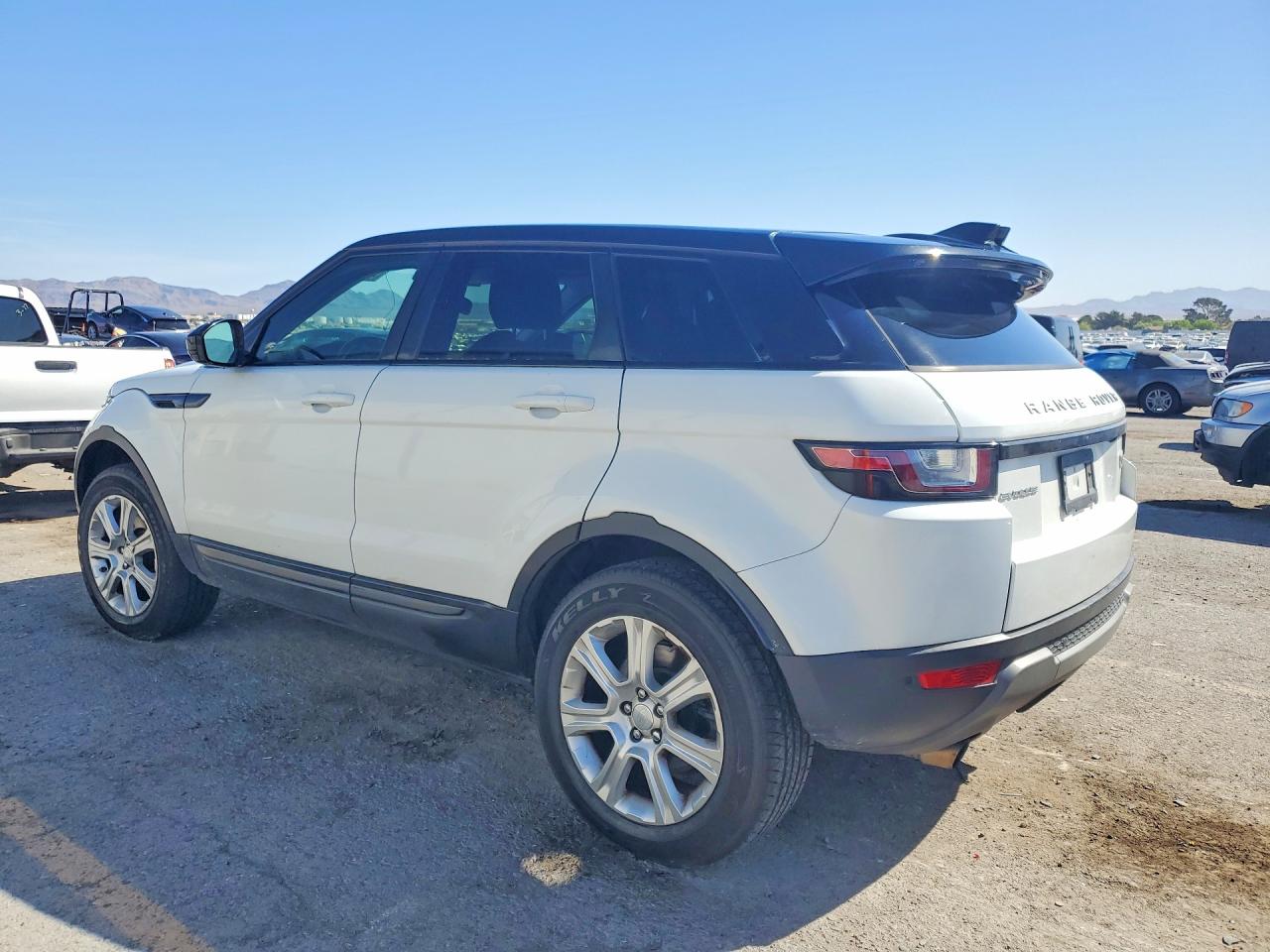 2016 LAND ROVER RANGE ROVER EVOQUE SE photo 4