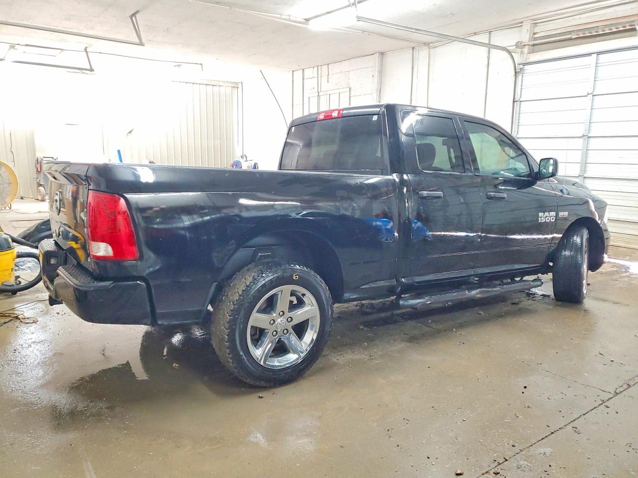 2014 RAM 1500 ST photo 3