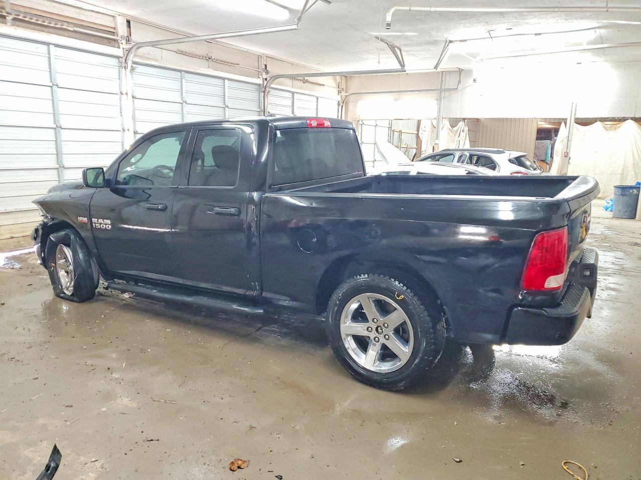 2014 RAM 1500 ST photo 2