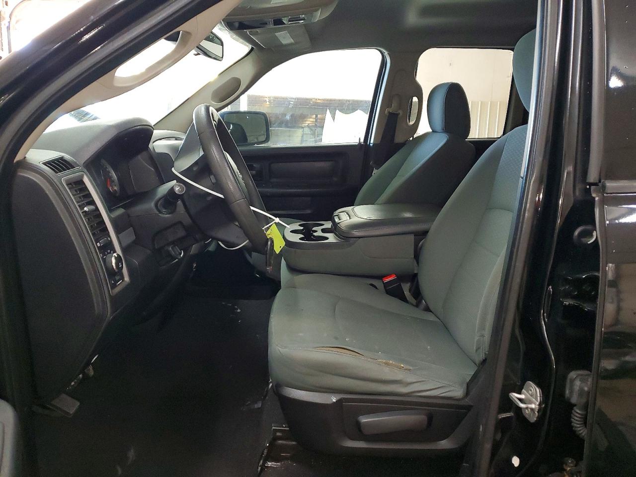 2014 RAM 1500 ST photo 7