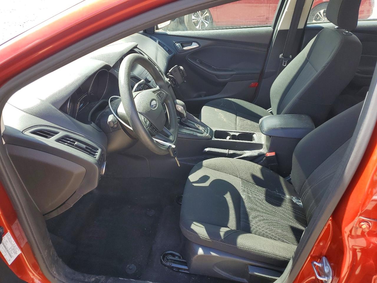 2018 FORD FOCUS SE photo 7