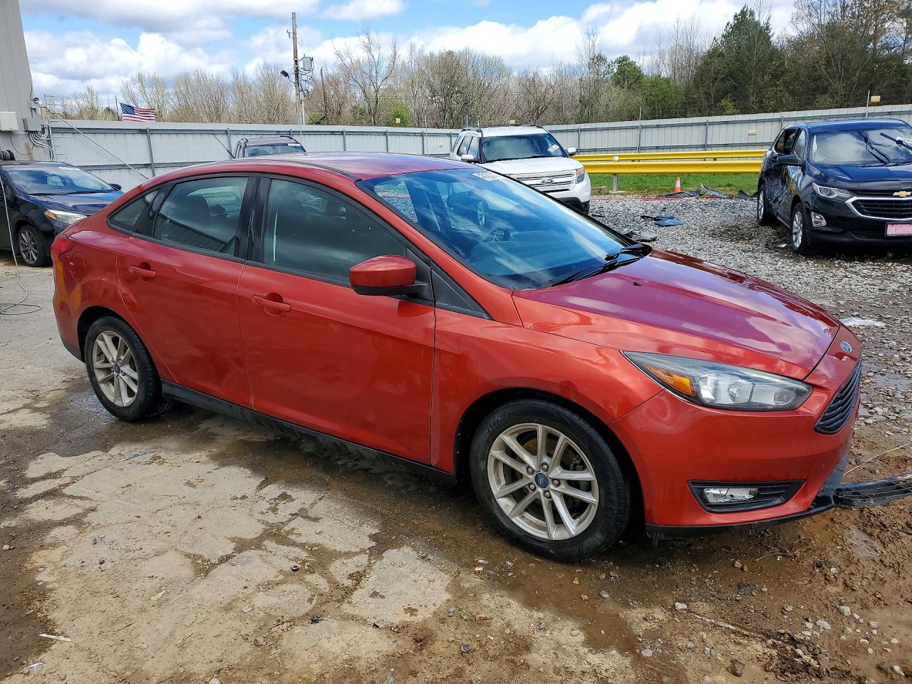 2018 FORD FOCUS SE photo 4