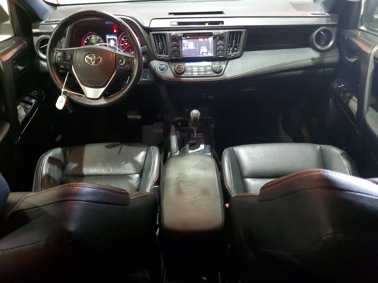 2016 TOYOTA RAV4 SE photo 15