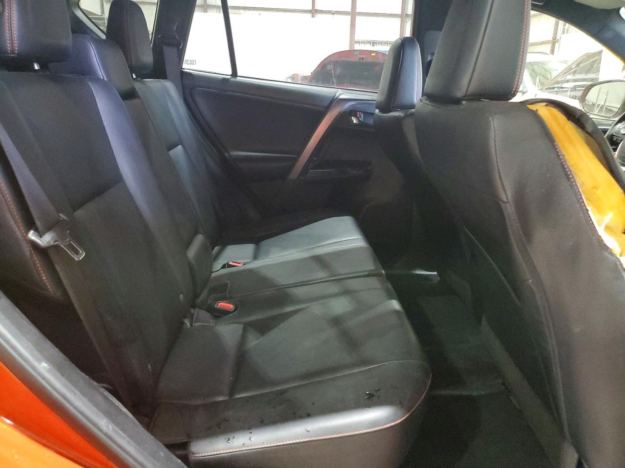 2016 TOYOTA RAV4 SE photo 21