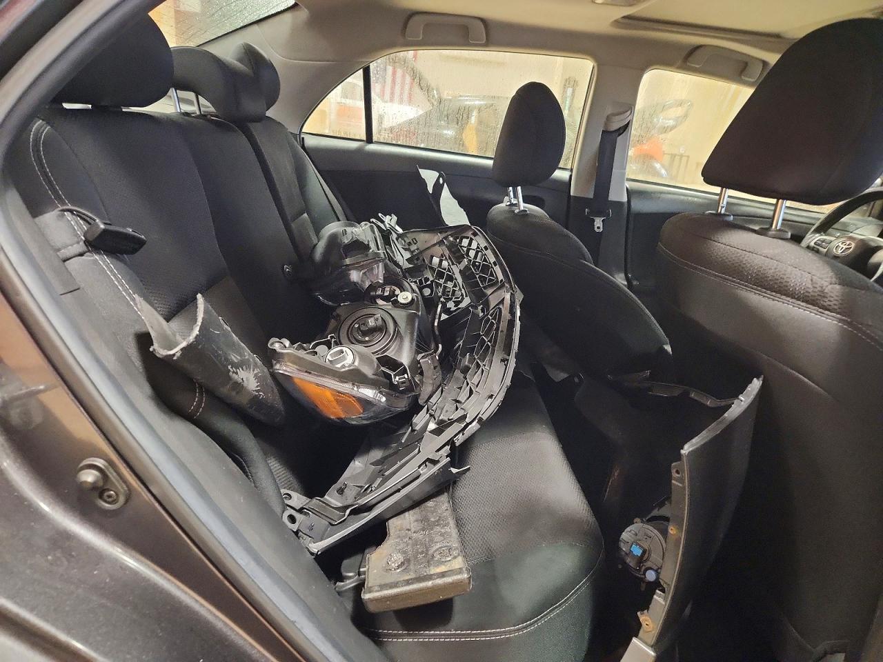 2013 TOYOTA COROLLA S photo 19