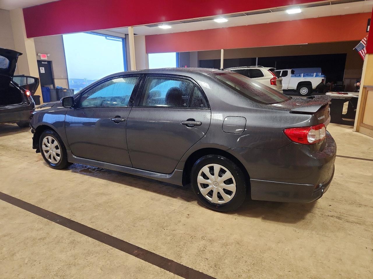 2013 TOYOTA COROLLA S photo 3