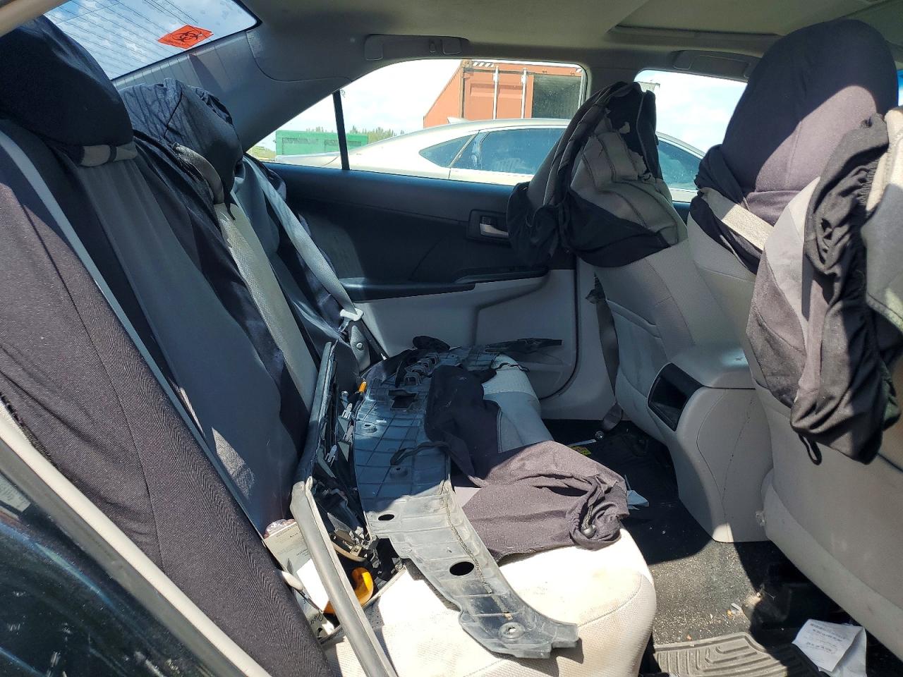 2012 TOYOTA CAMRY LE photo 19