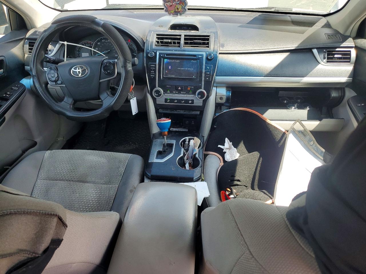 2012 TOYOTA CAMRY LE photo 15