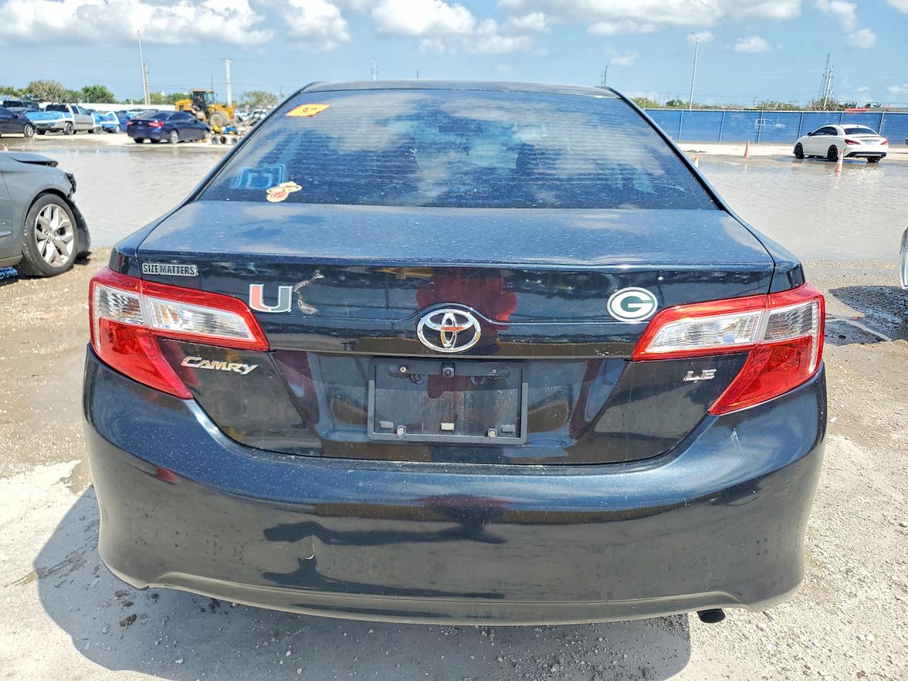 2012 TOYOTA CAMRY LE photo 11