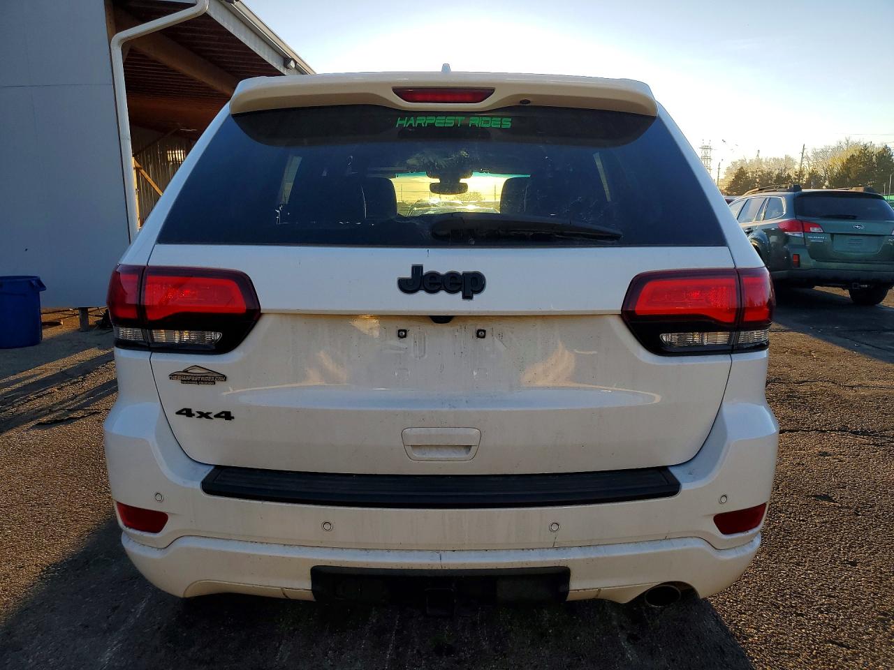 2019 JEEP GRAND CHEROKEE LAREDO photo 6