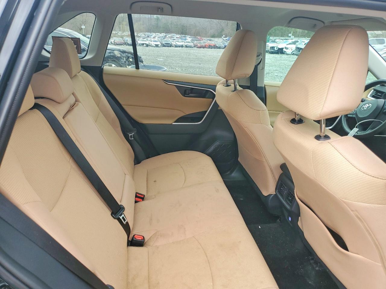 2025 TOYOTA RAV4 LE photo 21