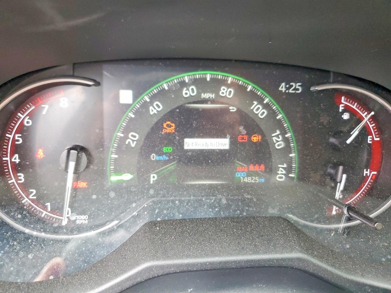 2025 TOYOTA RAV4 LE photo 17