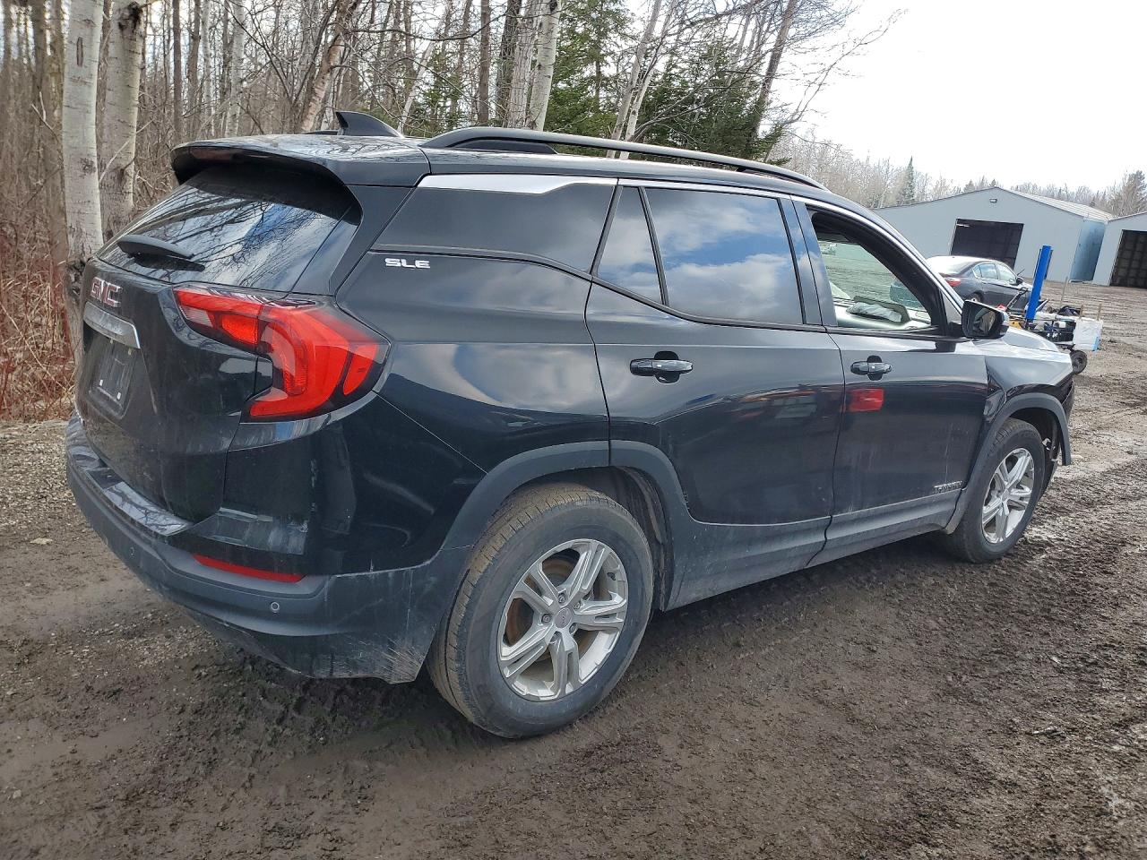 2018 GMC TERRAIN SLE photo 3