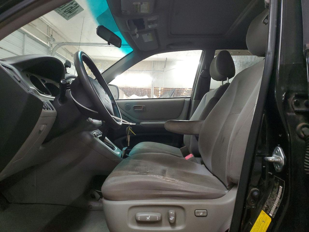 2006 TOYOTA HIGHLANDER BASE photo 13