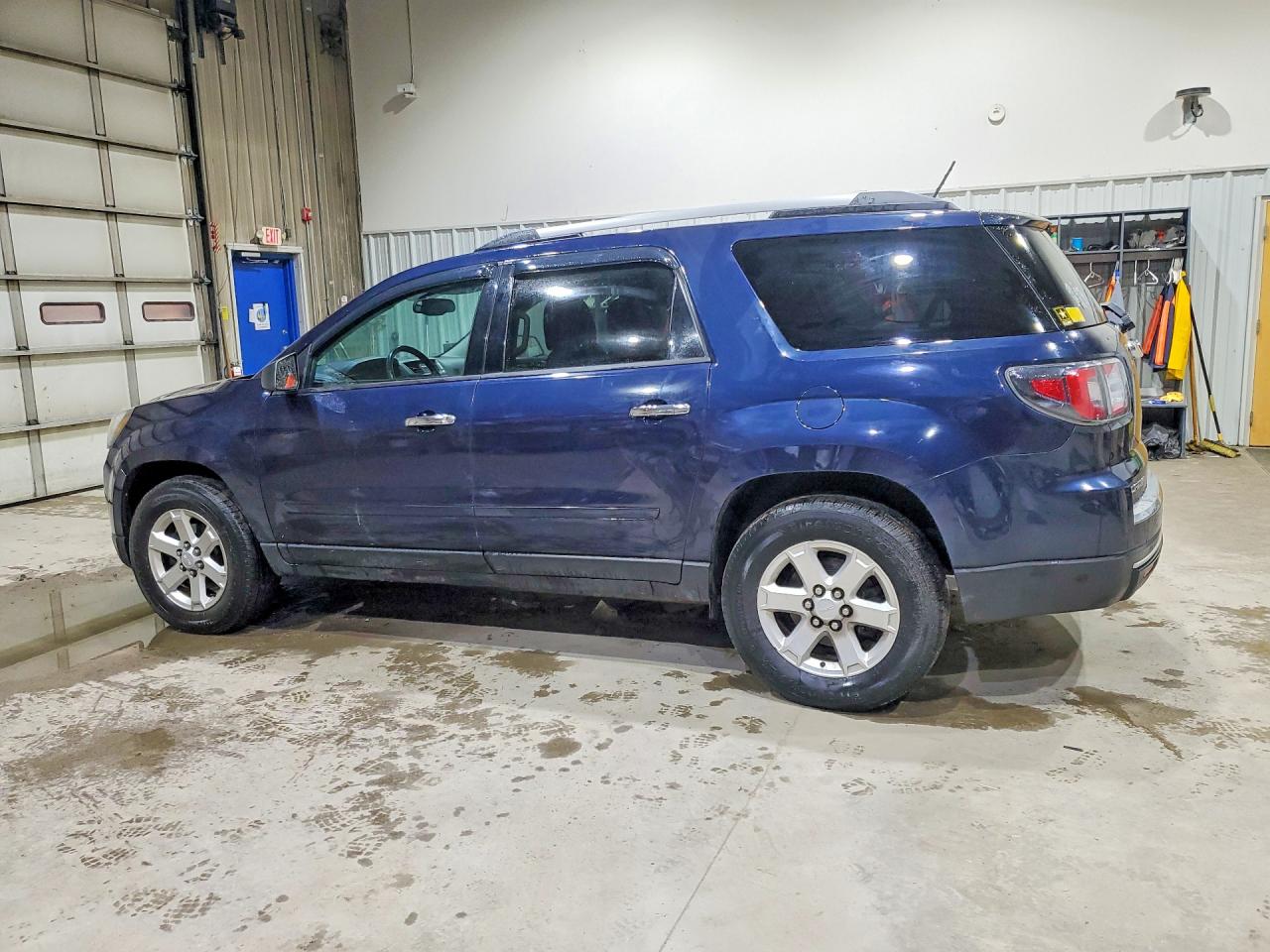 2015 GMC ACADIA SLE photo 2