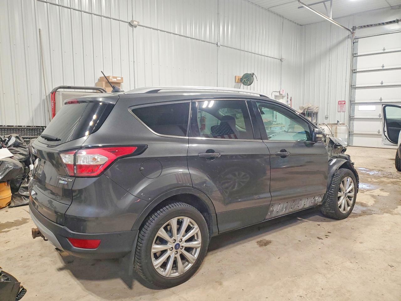 2018 FORD ESCAPE TITANIUM photo 3