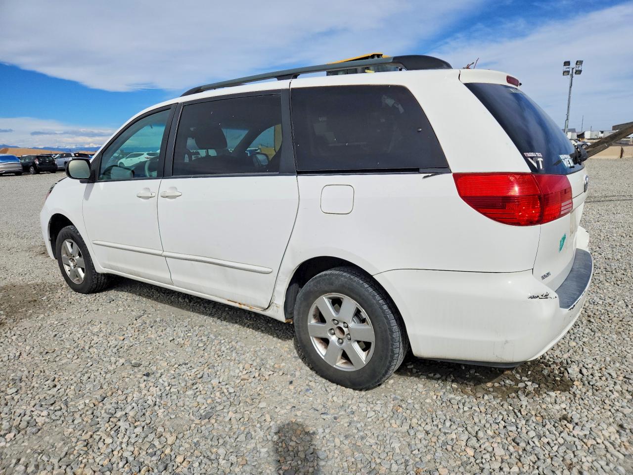 2004 TOYOTA SIENNA LE 8 PASSENGER photo 2
