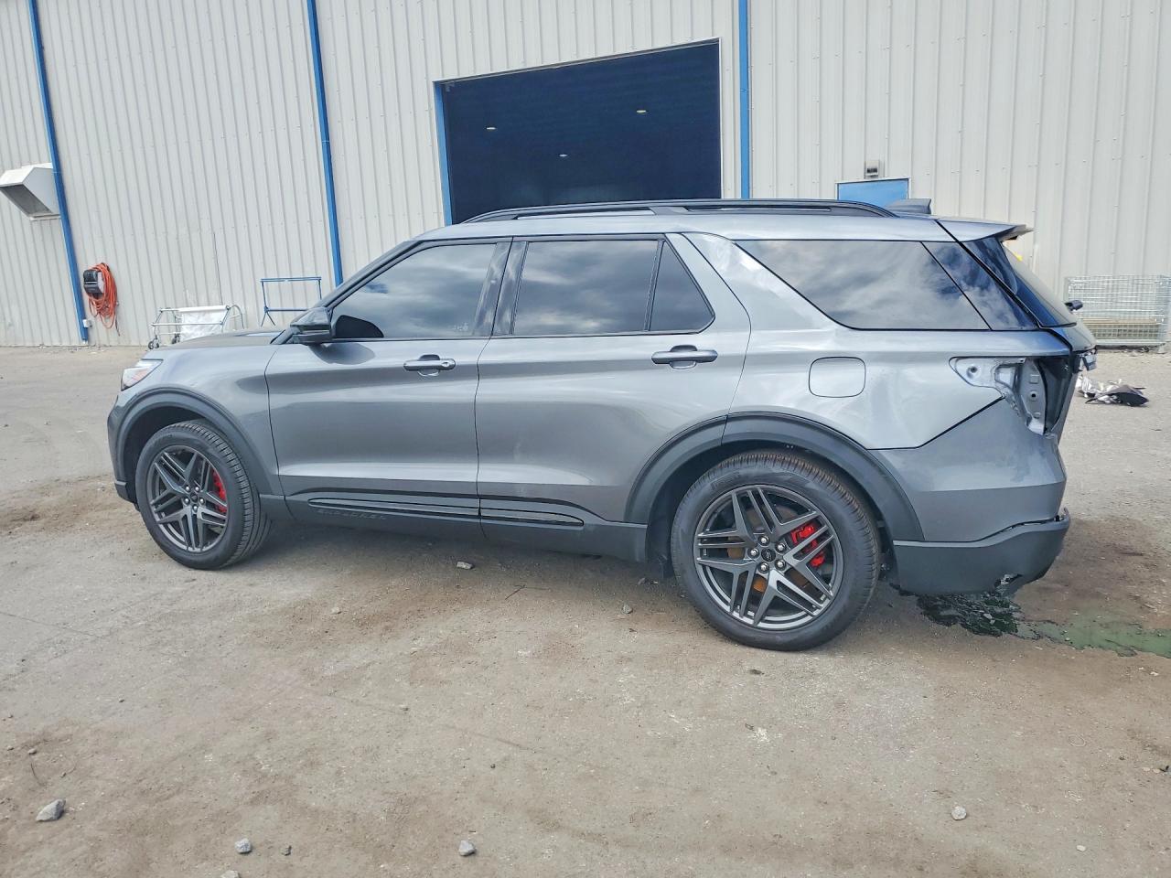 2025 FORD EXPLORER ST photo 2