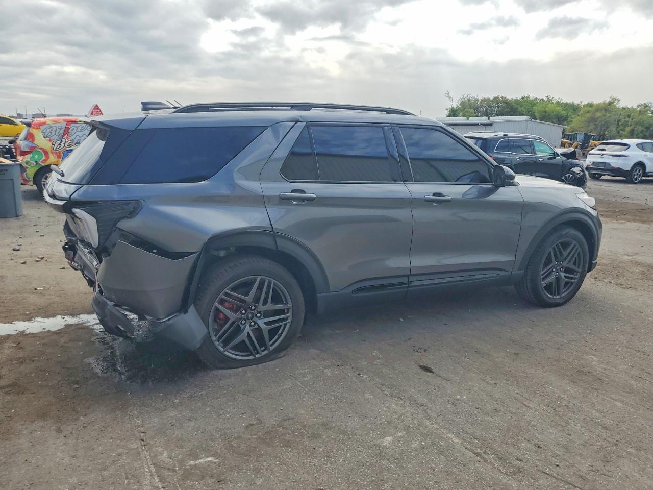2025 FORD EXPLORER ST photo 3