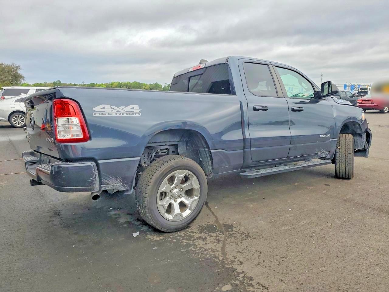 2021 RAM 1500 BIG HORN photo 3