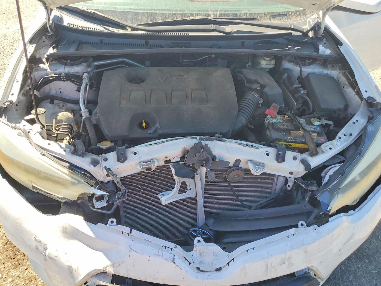 2015 TOYOTA COROLLA L photo 21