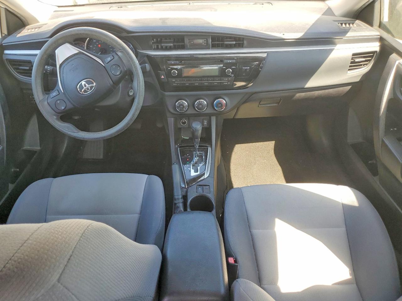 2015 TOYOTA COROLLA L photo 15