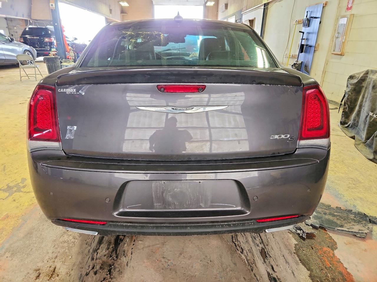 2018 CHRYSLER 300 S photo 11