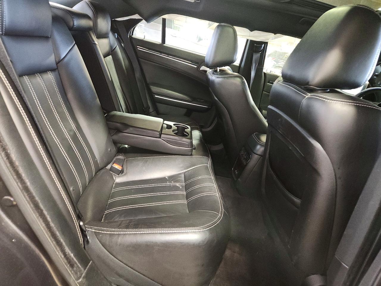 2018 CHRYSLER 300 S photo 19