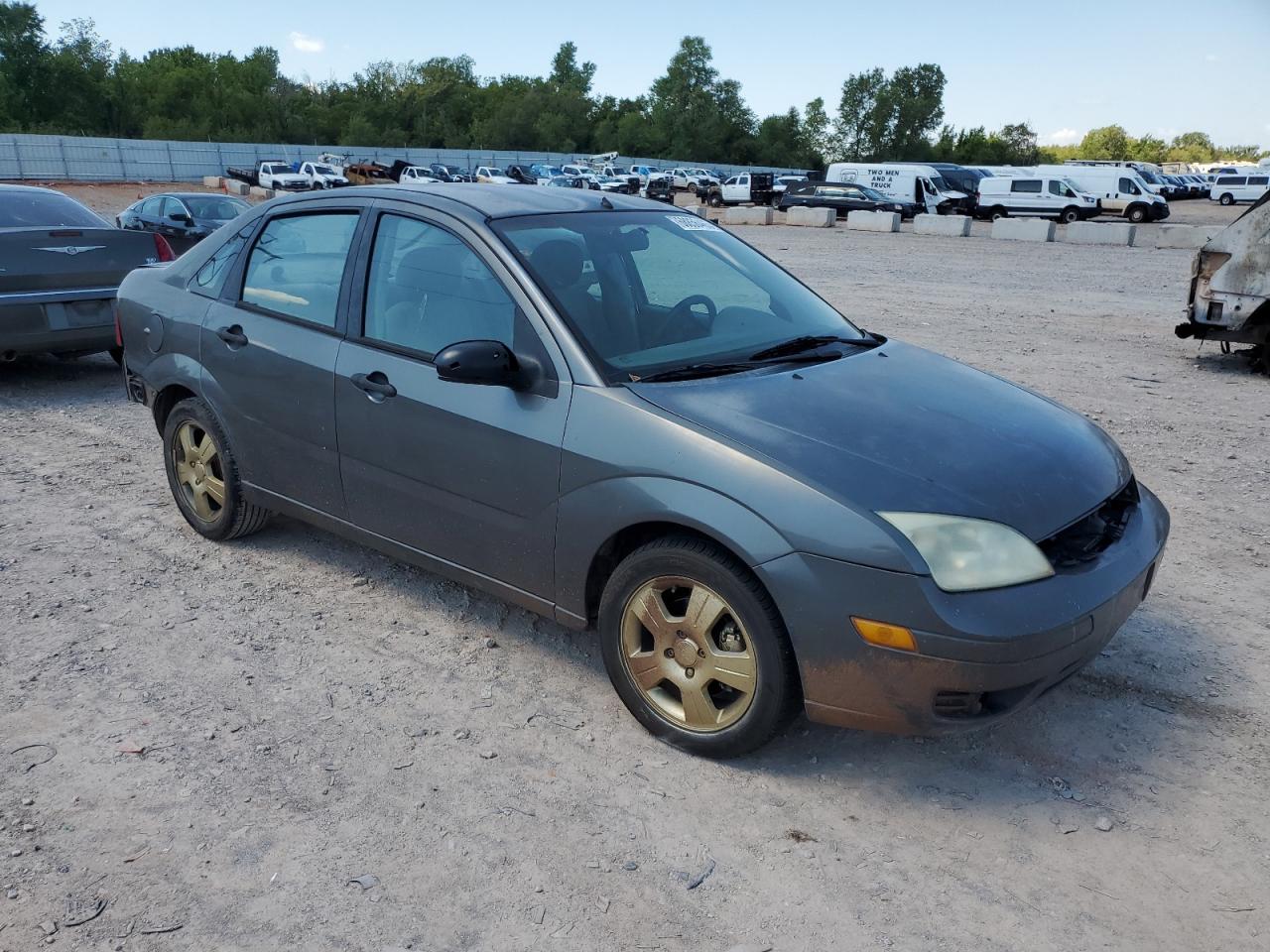 2005 FORD FOCUS ZX4 photo 10