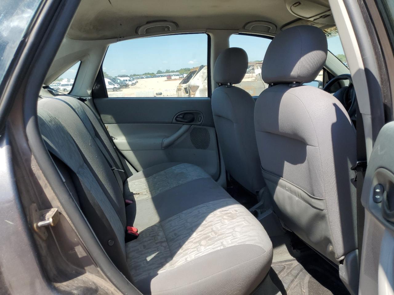 2005 FORD FOCUS ZX4 photo 28