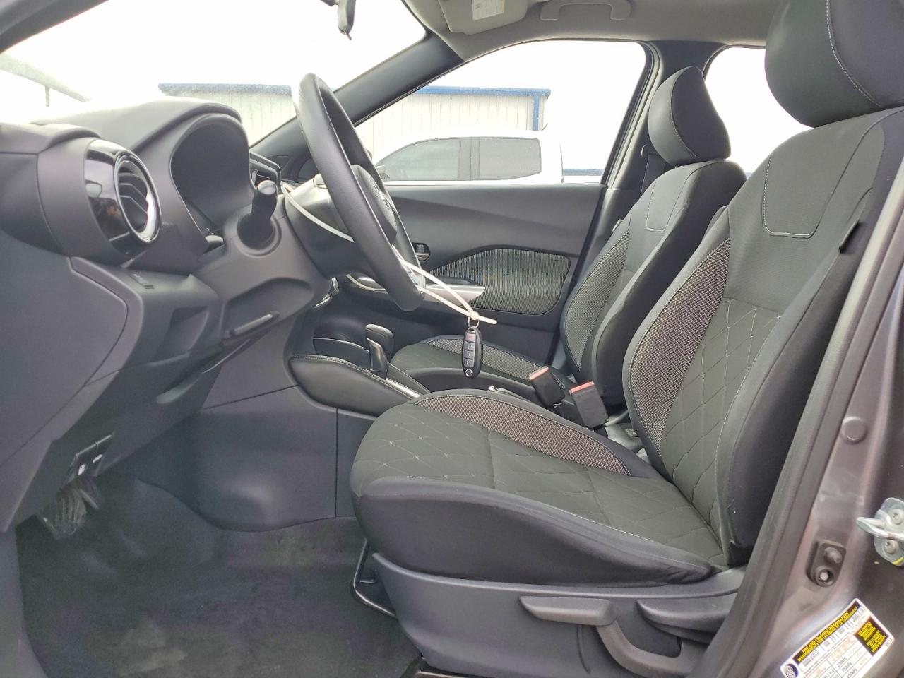 2018 NISSAN KICKS SV photo 13