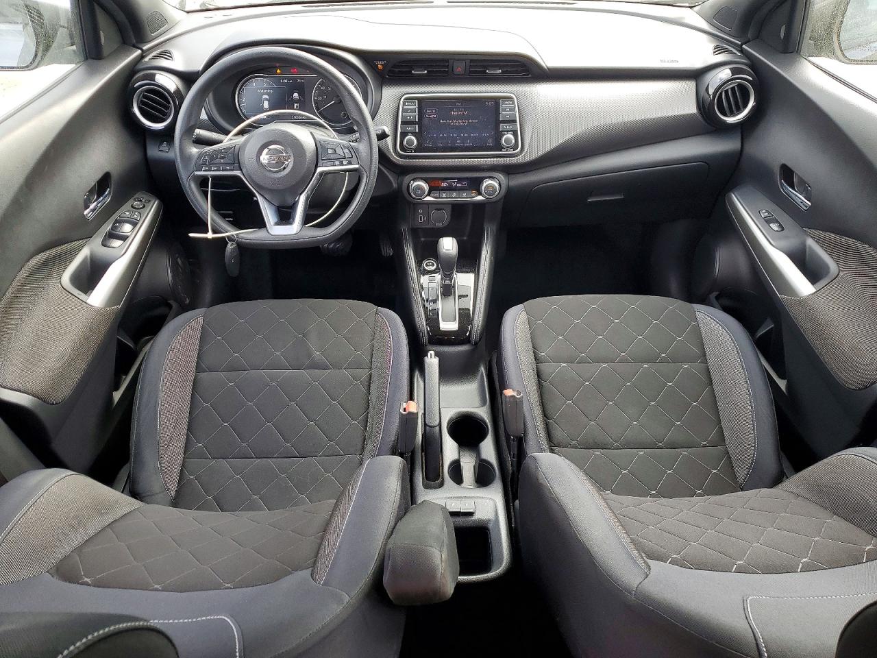 2018 NISSAN KICKS SV photo 15