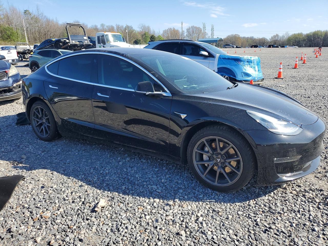 2019 TESLA MODEL 3 photo 4