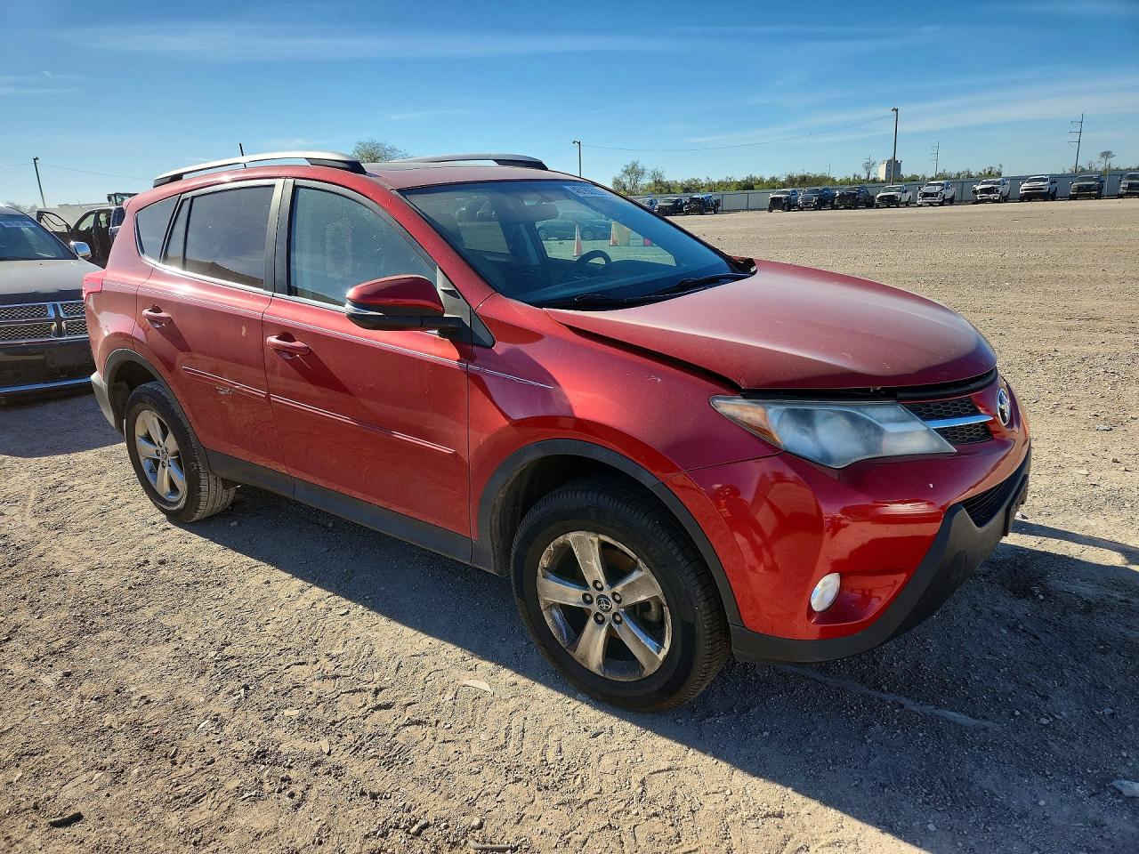 2015 TOYOTA RAV4 XLE photo 4