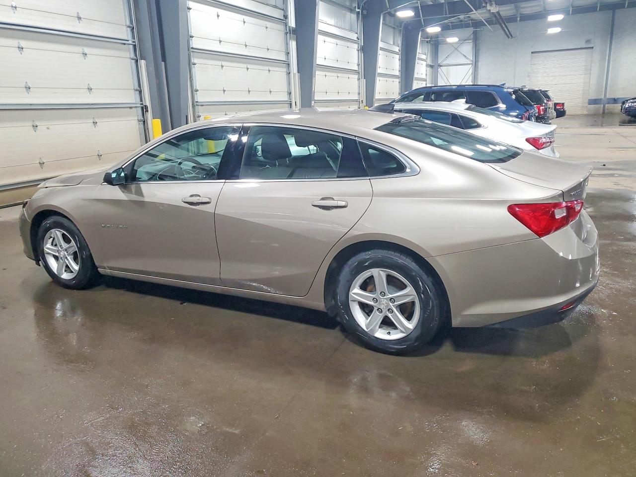 2022 CHEVROLET MALIBU LS photo 4