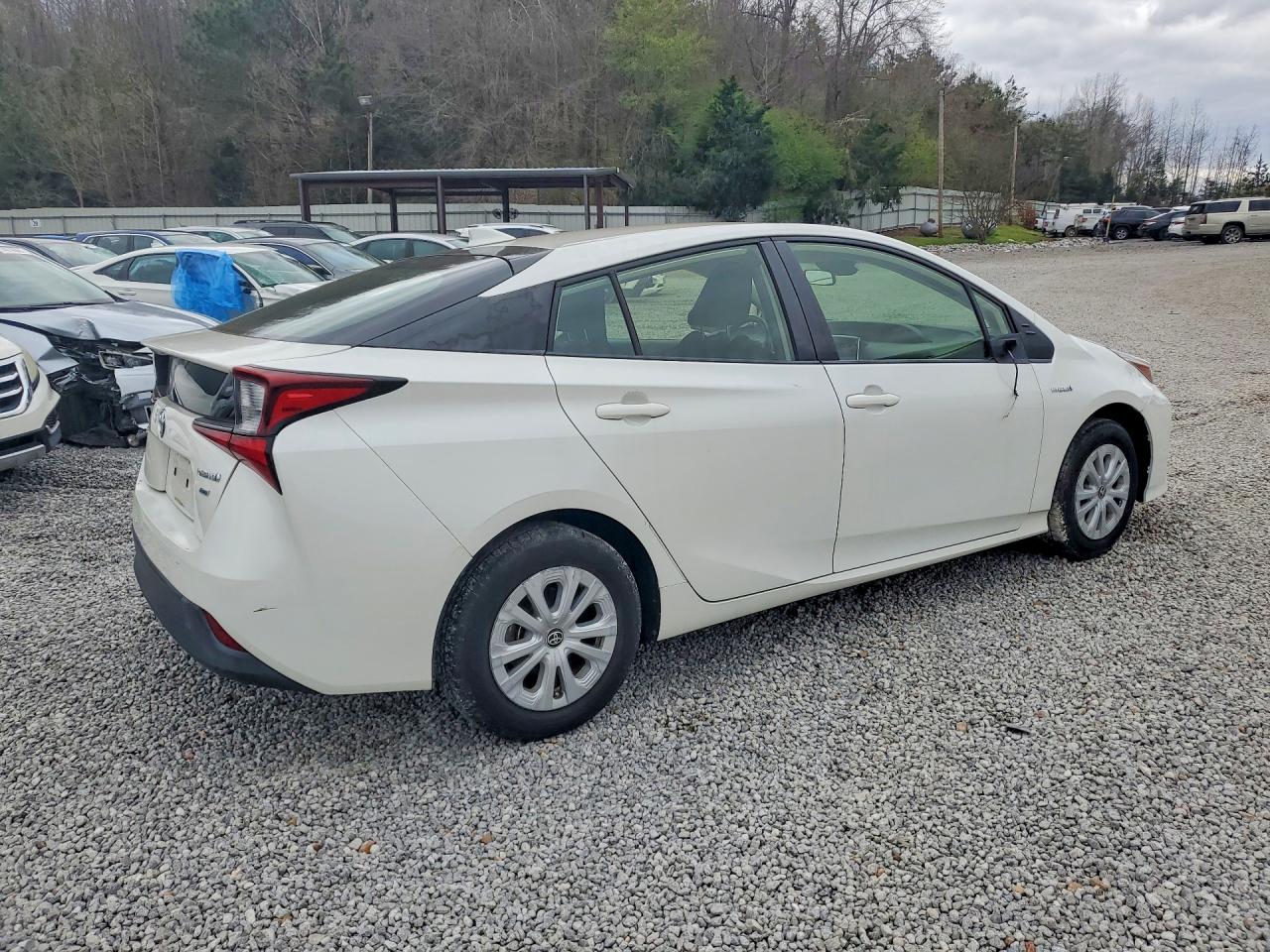 2019 TOYOTA PRIUS L ECO photo 3