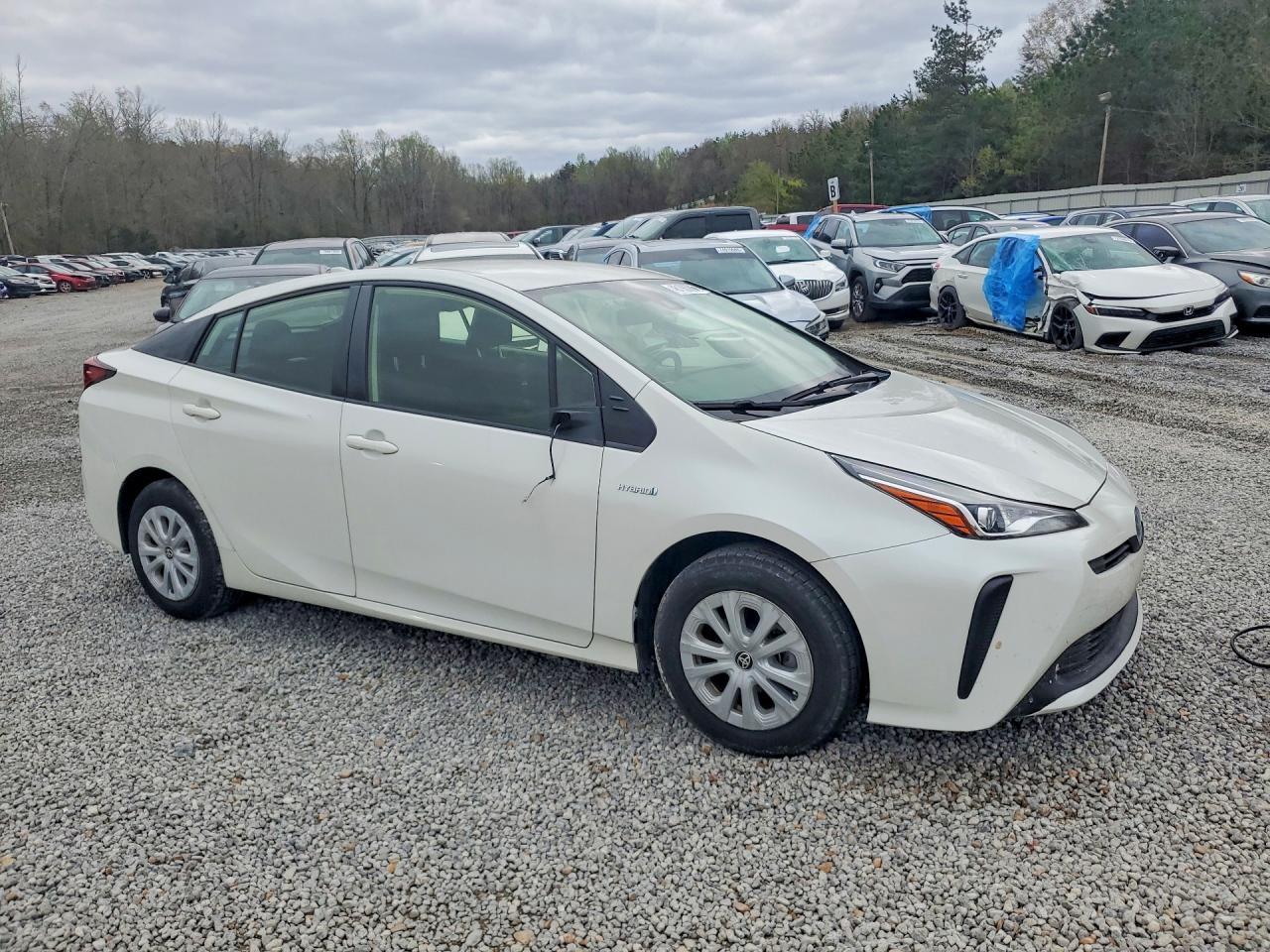 2019 TOYOTA PRIUS L ECO photo 4