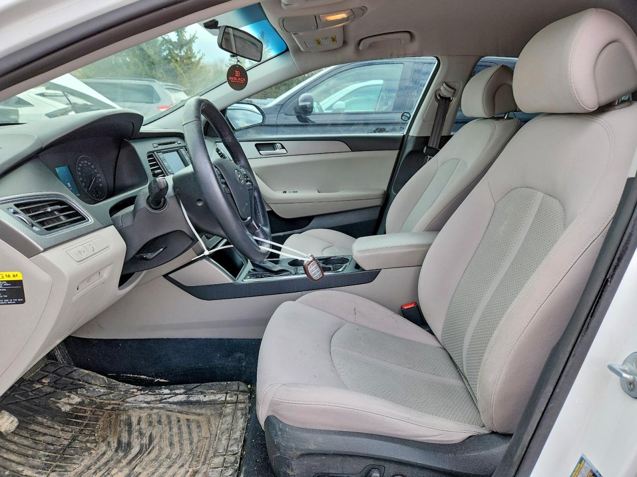 2015 HYUNDAI SONATA SE photo 13