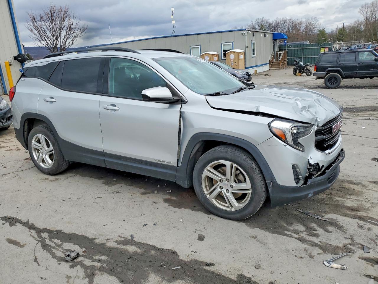 2018 GMC TERRAIN SLE photo 7