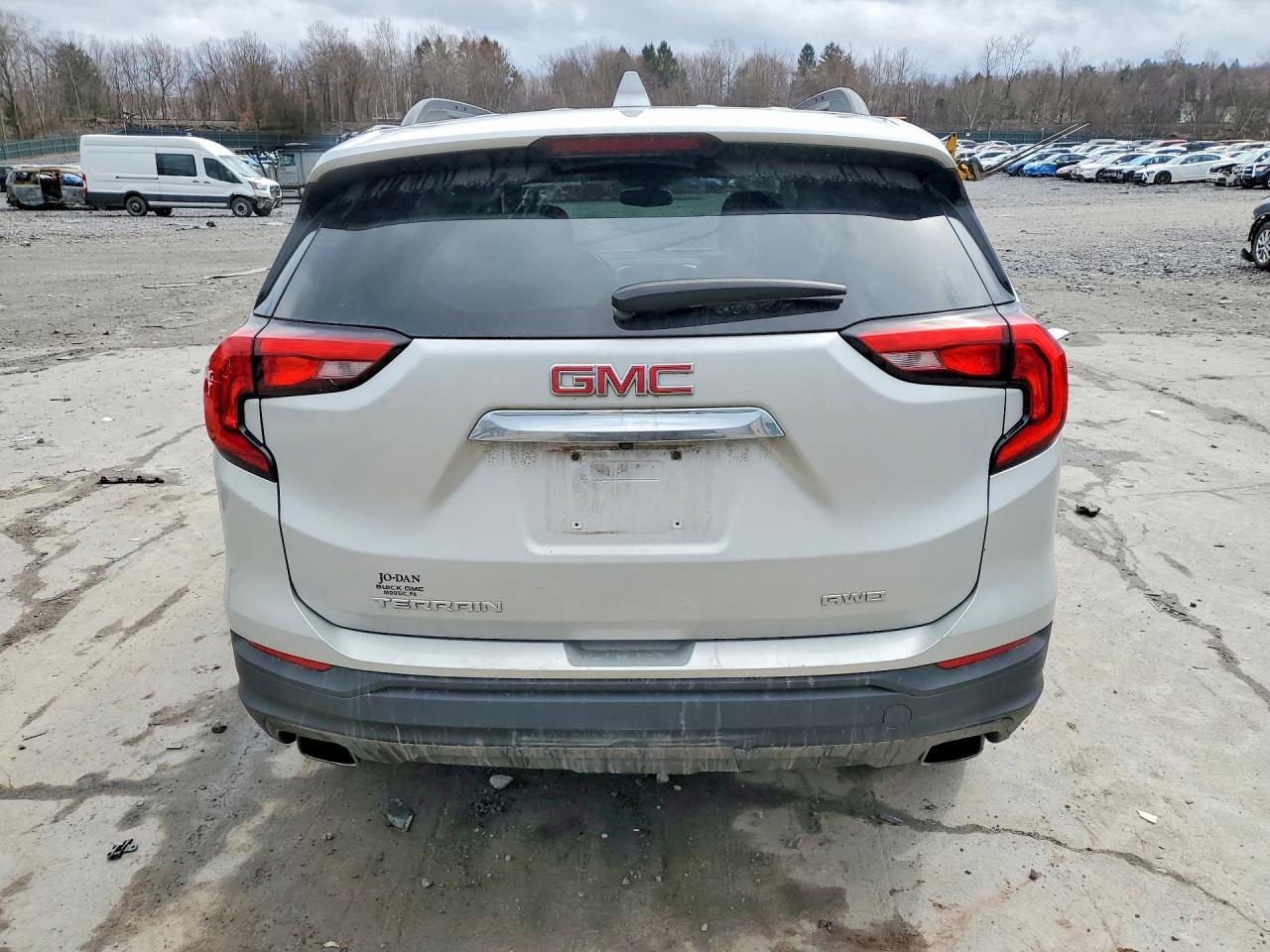 2018 GMC TERRAIN SLE photo 11
