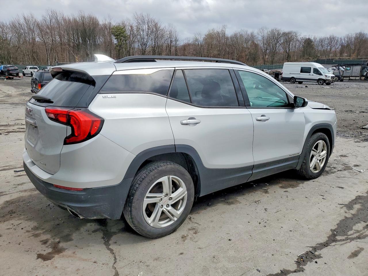 2018 GMC TERRAIN SLE photo 5