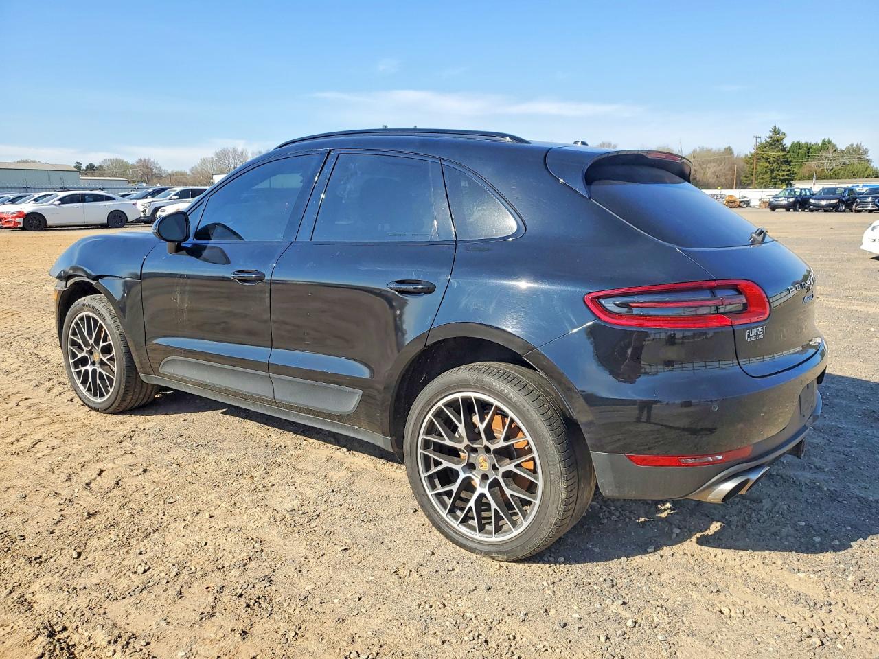 2018 PORSCHE MACAN S photo 2